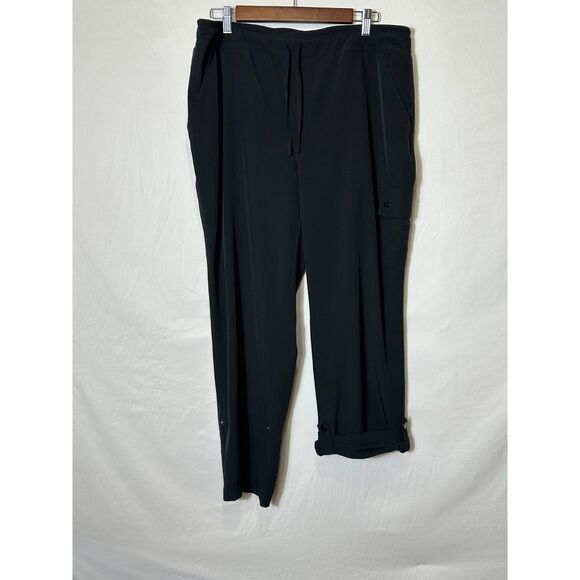 Chico's Zenergy UPF Convertible Crop Cargo Pants Lightweight Size 2.5 (12/14) - Picture 2 of 5
